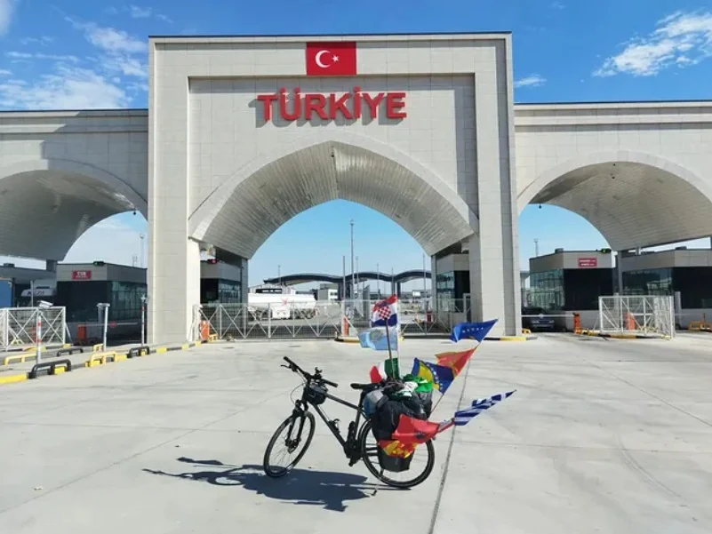 By bicycle through Europe
